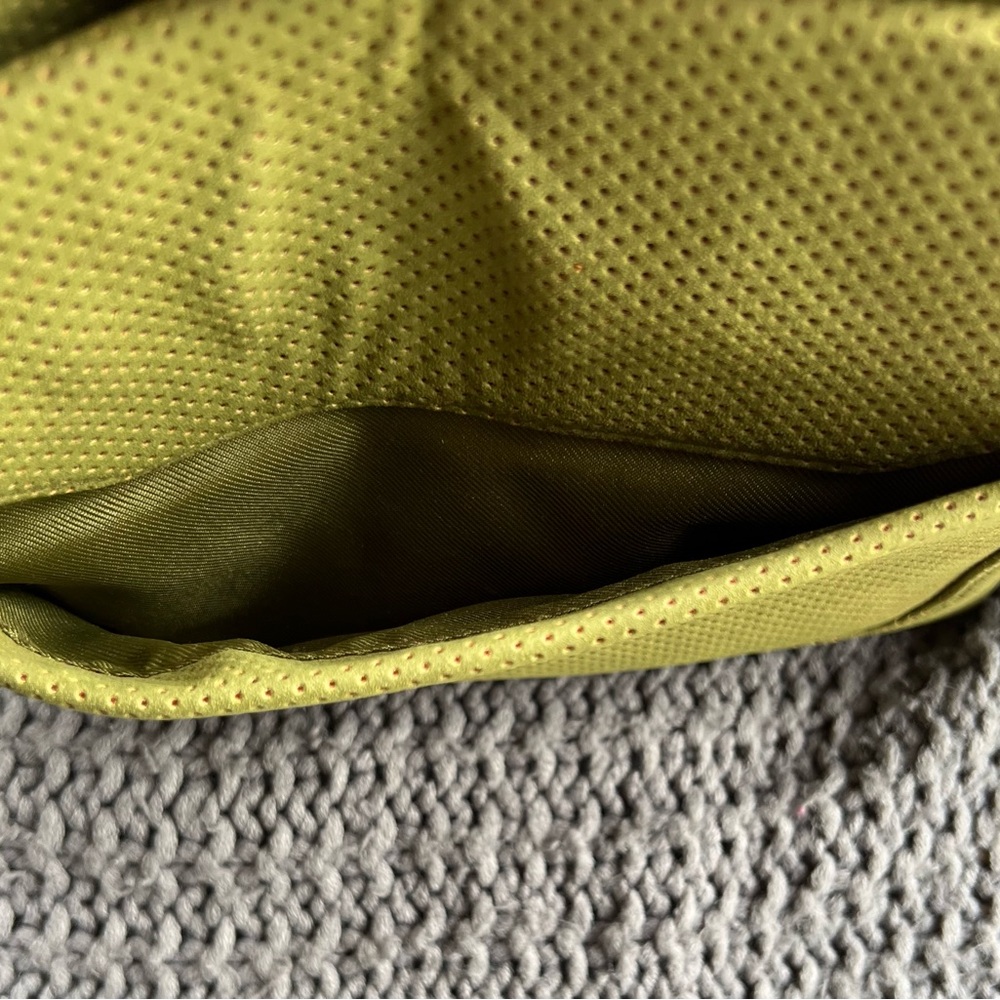 Universal thread Olive green crossbody - Picture 6 of 8